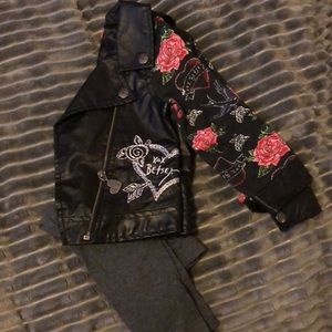 ❤️ Super adorable Betsy Johnson outfit!